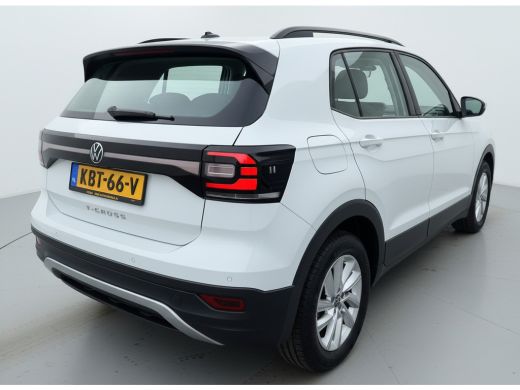 Volkswagen T-Cross 1.0 TSI 110PK LIFE CARPLAY/PDC/NAVIGATIE ActivLease financial lease
