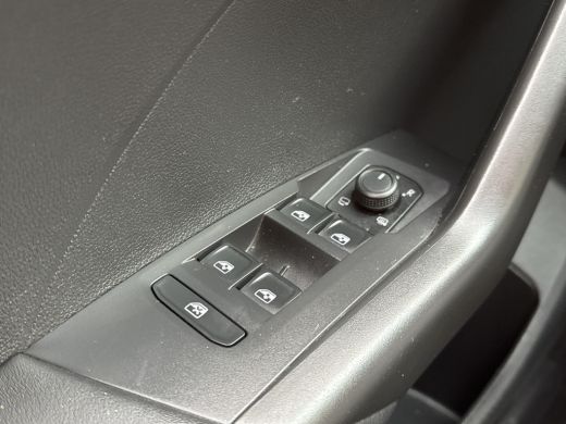 Volkswagen T-Cross 1.0 TSI 110PK LIFE CARPLAY/PDC/NAVIGATIE ActivLease financial lease