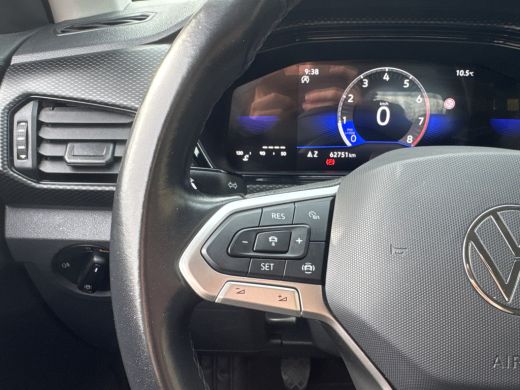 Volkswagen T-Cross 1.0 TSI 110PK LIFE CARPLAY/PDC/NAVIGATIE ActivLease financial lease