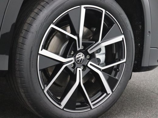Volkswagen Tayron 1.5 eHybrid R-Line Edition 272PK DSG Pano-Schuifdak, Trekhaak, 20" LM Velgen, Navi via Apple Carp... ActivLease financial lease