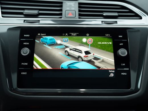 Volkswagen Tiguan 1.4 TSI eHybrid R-Line Business+ | Panodak | 360 Camera | Trekhaak wegkl. | Head Up | Prijs Rijkl... ActivLease financial lease