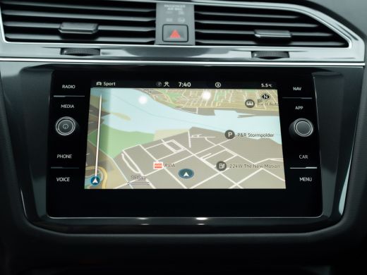 Volkswagen Tiguan 1.4 TSI eHybrid R-Line Business+ | Panodak | 360 Camera | Trekhaak wegkl. | Head Up | Prijs Rijkl... ActivLease financial lease