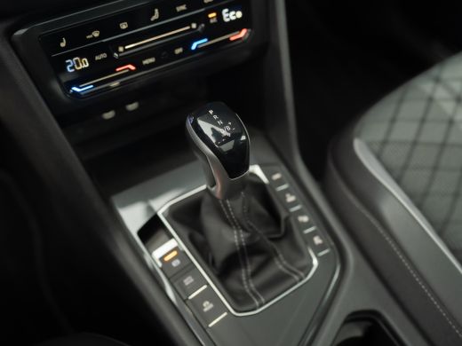 Volkswagen Tiguan 1.4 TSI eHybrid R-Line Business+ | Panodak | 360 Camera | Trekhaak wegkl. | Head Up | Prijs Rijkl... ActivLease financial lease