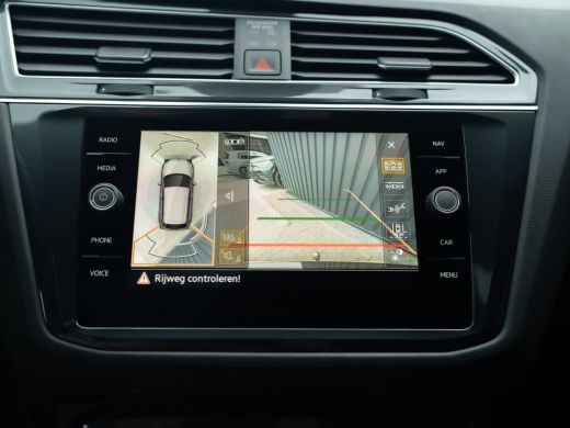 Volkswagen Tiguan 1.4 TSI eHybrid R-Line Business+ | Panodak | 360 Camera | Trekhaak wegkl. | Head Up | Prijs Rijkl... ActivLease financial lease