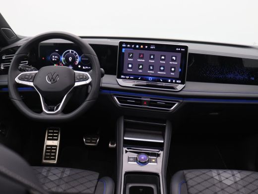 Volkswagen Tiguan 1.5 eHybrid R-Line Edition 272PK DSG Pano-Schuifdak, Black Style, Keyless, Navi via Apple Carplay... ActivLease financial lease