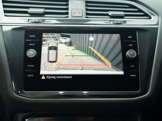 Volkswagen Tiguan 1.5 TSI R-Line Business+ | Trekhaak wegkl. | Head Up | Side Assist | IQ Light | Elk. A-klep | Pri... ActivLease financial lease