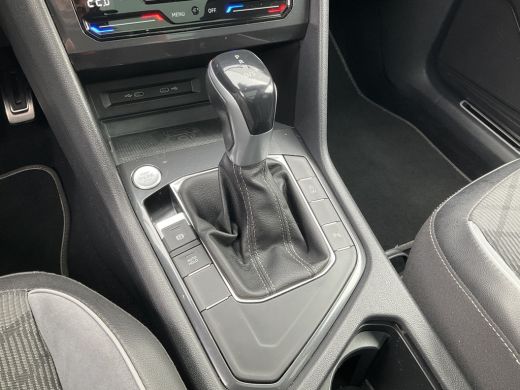 Volkswagen Tiguan Allspace 1.5 TSI R-Line 7p. Pano.dak Stoelverw. Carplay Business+ ActivLease financial lease