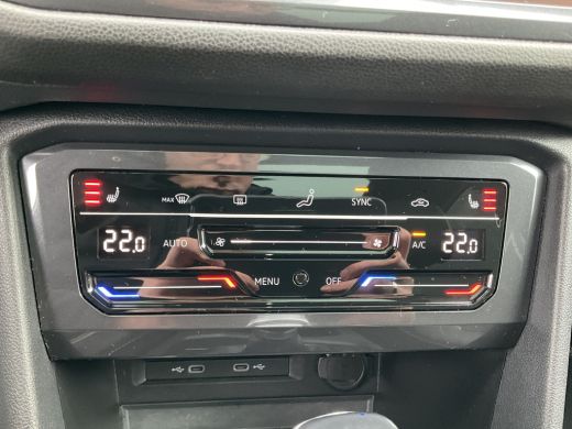 Volkswagen Tiguan Allspace 1.5 TSI R-Line 7p. Pano.dak Stoelverw. Carplay Business+ ActivLease financial lease