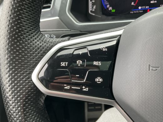 Volkswagen Tiguan Allspace 1.5 TSI R-Line 7p. Pano.dak Stoelverw. Carplay Business+ ActivLease financial lease