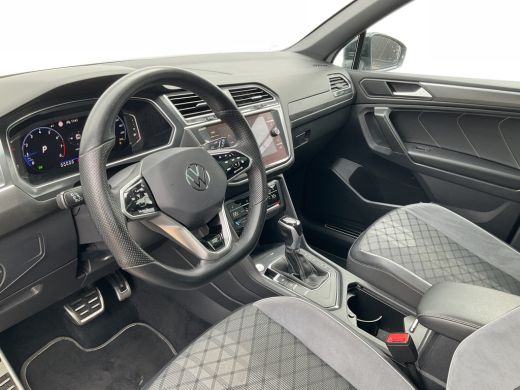 Volkswagen Tiguan Allspace 1.5 TSI R-Line 7p. Pano.dak Stoelverw. Carplay Business+ ActivLease financial lease