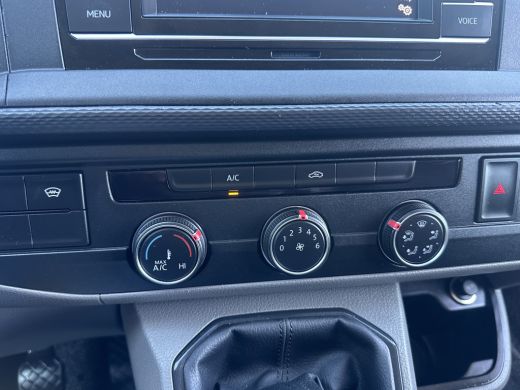 Volkswagen Transporter 2.0 TDI / L1H1 / 1e EIG. / CAMERA / CRUISE / AIRCO / ACHTERKLEP / APPLE CARPLAY / ANDROID AUTO ActivLease financial lease