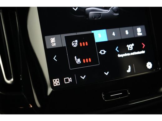 Volvo  C40 Recharge Twin Plus 82 kWh | Achteruitrijcamera | Cruise control adaptief met Stop&Go en stuurhulp... ActivLease financial lease