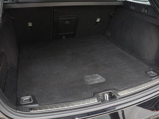 Volvo  V60 2.0 B4 R-Design | Stoelverwarming | Adaptive cruise | Carplay | Camera | Keyless | Navigatie | Ha... ActivLease financial lease