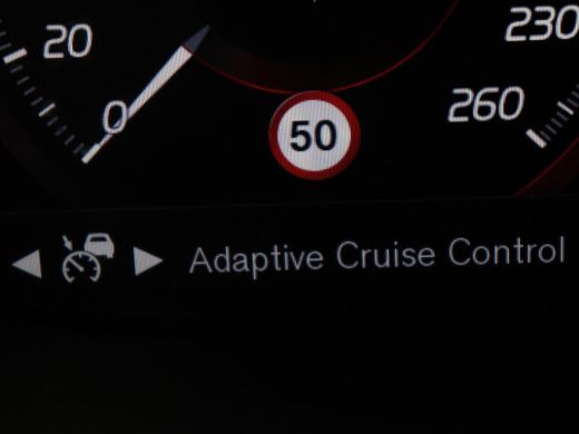 Volvo  V60 2.0 B4 R-Design | Stoelverwarming | Adaptive cruise | Carplay | Camera | Keyless | Navigatie | Ha... ActivLease financial lease