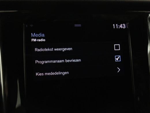 Volvo  V60 2.0 B4 R-Design | Stoelverwarming | Adaptive cruise | Carplay | Camera | Keyless | Navigatie | Ha... ActivLease financial lease