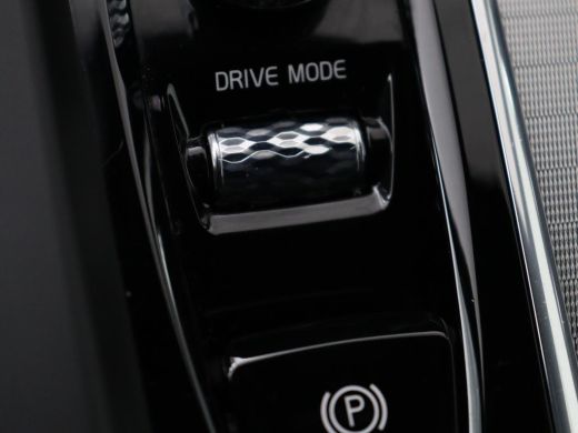 Volvo  V60 2.0 B4 R-Design | Stoelverwarming | Adaptive cruise | Carplay | Camera | Keyless | Navigatie | Ha... ActivLease financial lease