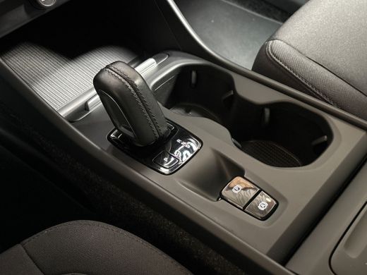 Volvo  XC40 1.5 T2 Sport Automaat (APPLE CARPLAY, GROOT NAVI, CAMERA, STUUR/STOELVERWARMING, GETINT GLAS, SPO... ActivLease financial lease