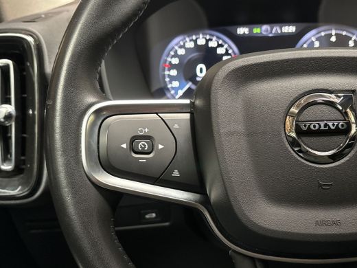 Volvo  XC40 1.5 T2 Sport Automaat (APPLE CARPLAY, GROOT NAVI, CAMERA, STUUR/STOELVERWARMING, GETINT GLAS, SPO... ActivLease financial lease