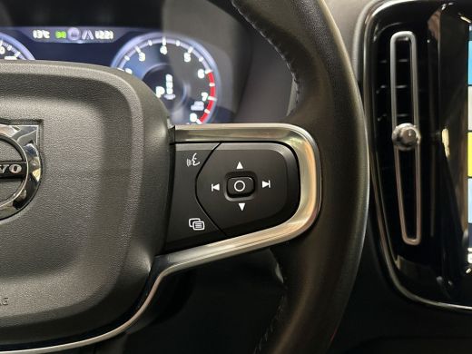 Volvo  XC40 1.5 T2 Sport Automaat (APPLE CARPLAY, GROOT NAVI, CAMERA, STUUR/STOELVERWARMING, GETINT GLAS, SPO... ActivLease financial lease