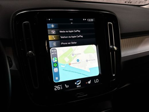 Volvo  XC40 1.5 T2 Sport Automaat (APPLE CARPLAY, GROOT NAVI, CAMERA, STUUR/STOELVERWARMING, GETINT GLAS, SPO... ActivLease financial lease