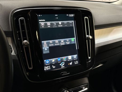 Volvo  XC40 1.5 T2 Sport Automaat (APPLE CARPLAY, GROOT NAVI, CAMERA, STUUR/STOELVERWARMING, GETINT GLAS, SPO... ActivLease financial lease
