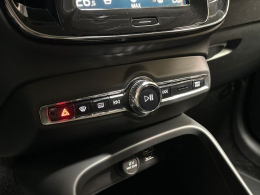 Volvo  XC40 1.5 T2 Sport Automaat (APPLE CARPLAY, GROOT NAVI, CAMERA, STUUR/STOELVERWARMING, GETINT GLAS, SPO... ActivLease financial lease