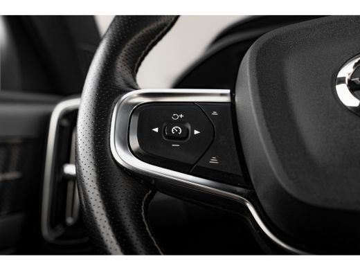 Volvo  XC40 1.5 T5 Recharge 263pk R-Design | Trekhaak | Panoramadak | Camera | Bestuurdersstoel Elektrisch ActivLease financial lease