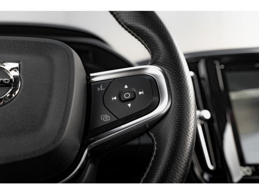 Volvo  XC40 1.5 T5 Recharge 263pk R-Design | Trekhaak | Panoramadak | Camera | Bestuurdersstoel Elektrisch ActivLease financial lease