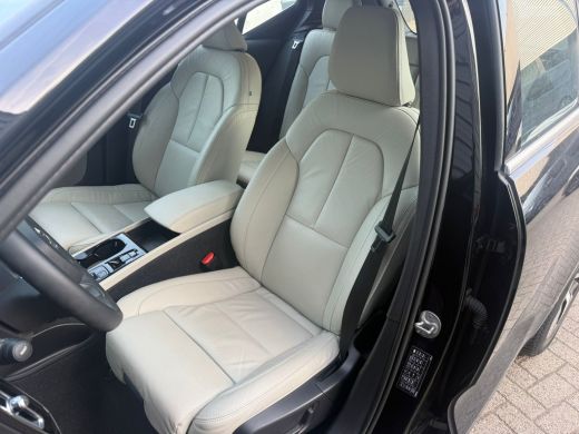 Volvo  XC40 T4 211PK Plus Bright | Adap Cruise | Stoel Verw. | Geheugen | 18'' ActivLease financial lease