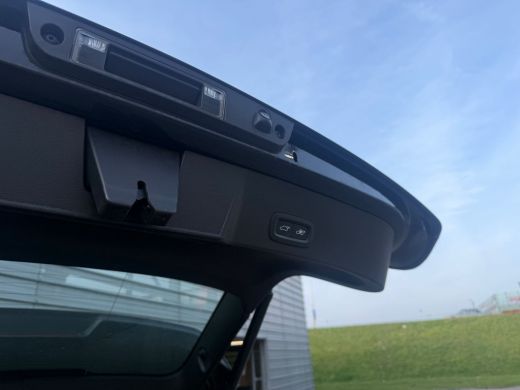 Volvo  XC40 T4 211PK Plus Bright | Adap Cruise | Stoel Verw. | Geheugen | 18'' ActivLease financial lease