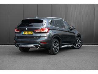 BMW X1 sDrive20i 178 PK Business Edition Plus Head up | Achteruitrijcamera | Cruise control | Keyless | ...