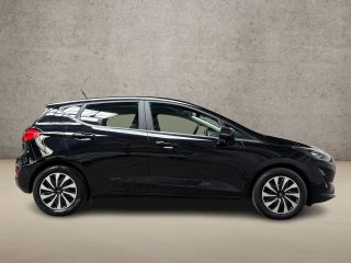 Ford Fiesta 1.0 EcoBoost Titanium (APPLE CARPLAY, GROOT NAVI, CLIMATE, PARKEERSENSOREN, SPORTSTOELEN, GETINT ...