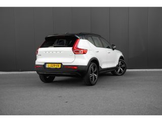 Volvo  XC40 1.5 T5 Recharge 263pk R-Design | Trekhaak | Panoramadak | Camera | Bestuurdersstoel Elektrisch