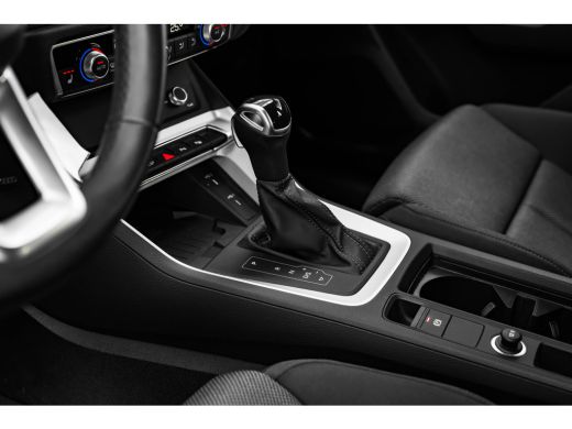 Audi Q3 45 TFSI e Advanced Edition 245 PK | 360 Camera | Sportstoelen | Carplay | Stoelverwarming Voor | ... ActivLease financial lease