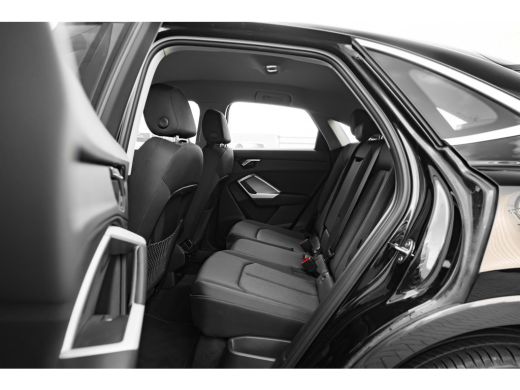 Audi Q3 45 TFSI e Advanced Edition 245 PK | 360 Camera | Sportstoelen | Carplay | Stoelverwarming Voor | ... ActivLease financial lease