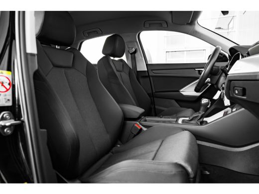 Audi Q3 45 TFSI e Advanced Edition 245 PK | 360 Camera | Sportstoelen | Carplay | Stoelverwarming Voor | ... ActivLease financial lease