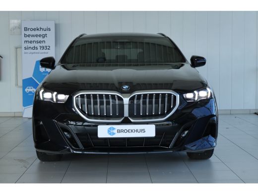 BMW 5 Serie Touring 520i M-SPORT | Adapt. Cruise | Stoelventilatie | Harman & Kardon | Pano | HUD | 360 Camer... ActivLease financial lease