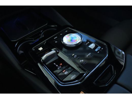 BMW 5 Serie Touring 520i M-SPORT | Adapt. Cruise | Stoelventilatie | Harman & Kardon | Pano | HUD | 360 Camer... ActivLease financial lease