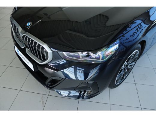 BMW 5 Serie Touring 520i M-SPORT | Adapt. Cruise | Stoelventilatie | Harman & Kardon | Pano | HUD | 360 Camer... ActivLease financial lease