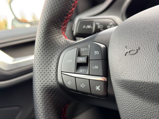 Ford Focus 1.0 EcoBoost Hybrid ST Line Business Camera | Parkeersensoren | Full map navigatie | Keyless | Ca... ActivLease financial lease