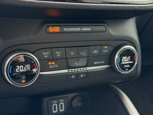 Ford Focus 1.0 EcoBoost Hybrid ST Line Business Camera | Parkeersensoren | Full map navigatie | Keyless | Ca... ActivLease financial lease