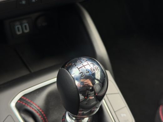 Ford Focus 1.0 EcoBoost Hybrid ST Line Business Camera | Parkeersensoren | Full map navigatie | Keyless | Ca... ActivLease financial lease