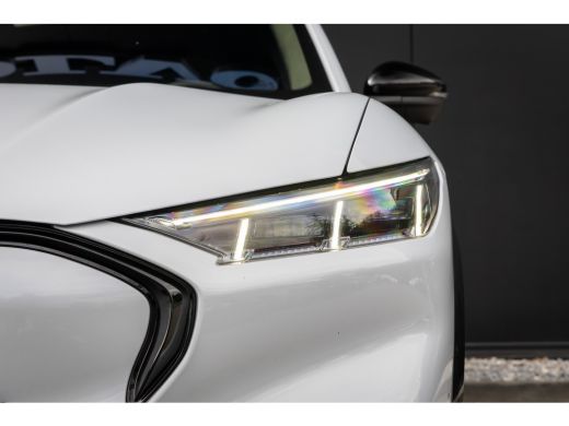 Ford Mustang Mach-E Mach-E AWD 75 kWh | Pano-dak | B&O audio | Standkachel | 360 Camera | Leder | Stuur, Stoel en Voo... ActivLease financial lease