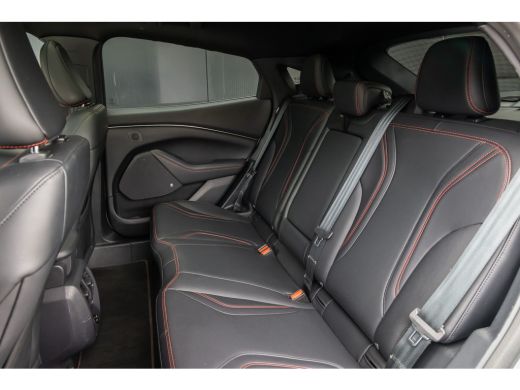 Ford Mustang Mach-E Mach-E AWD 75 kWh | Pano-dak | B&O audio | Standkachel | 360 Camera | Leder | Stuur, Stoel en Voo... ActivLease financial lease