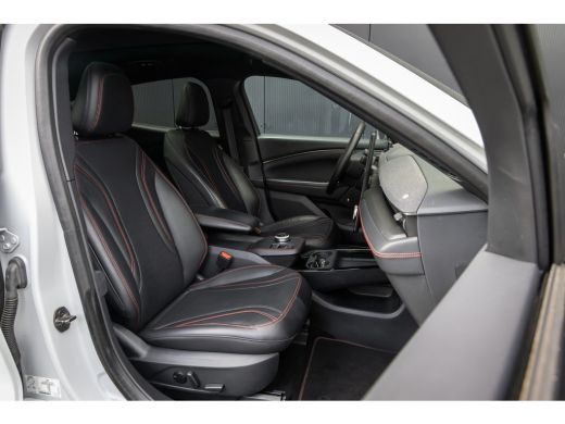 Ford Mustang Mach-E Mach-E AWD 75 kWh | Pano-dak | B&O audio | Standkachel | 360 Camera | Leder | Stuur, Stoel en Voo... ActivLease financial lease