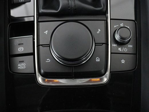 Mazda 3 2.0 e-SkyActiv-X 186 | Carplay | Camera | Stoel & Stuurverwarming | Full LED | Head-up | Adaptive... ActivLease financial lease