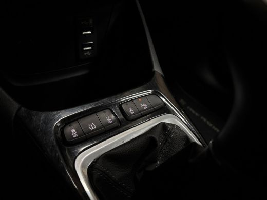 Opel Crossland X 1.2 Sport (APPLE CARPLAY, GROOT NAVI, 360 CAMERA, TREKHAAK, SPORTSTOELEN, LM VELGEN, ELEK PAKKET,... ActivLease financial lease