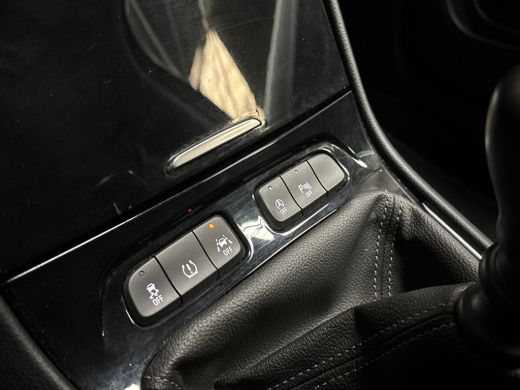 Opel Grandland X 1.2 Turbo Sport (APPLE CARPLAY, GROOT NAVI, CLIMATE, LEDER, TREKHAAK, KEYLESS, SPORTSTOELEN, GETI... ActivLease financial lease