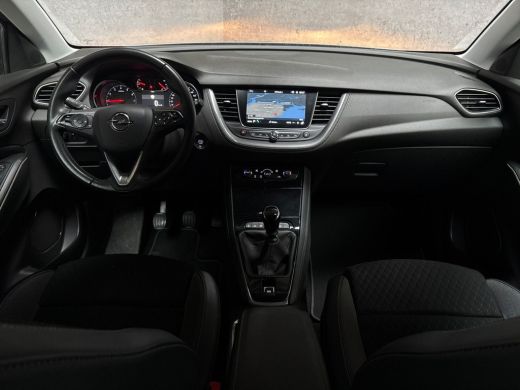 Opel Grandland X 1.2 Turbo Sport (APPLE CARPLAY, GROOT NAVI, CLIMATE, LEDER, TREKHAAK, KEYLESS, SPORTSTOELEN, GETI... ActivLease financial lease