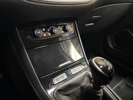 Opel Grandland X 1.2 Turbo Sport (APPLE CARPLAY, GROOT NAVI, CLIMATE, LEDER, TREKHAAK, KEYLESS, SPORTSTOELEN, GETI... ActivLease financial lease